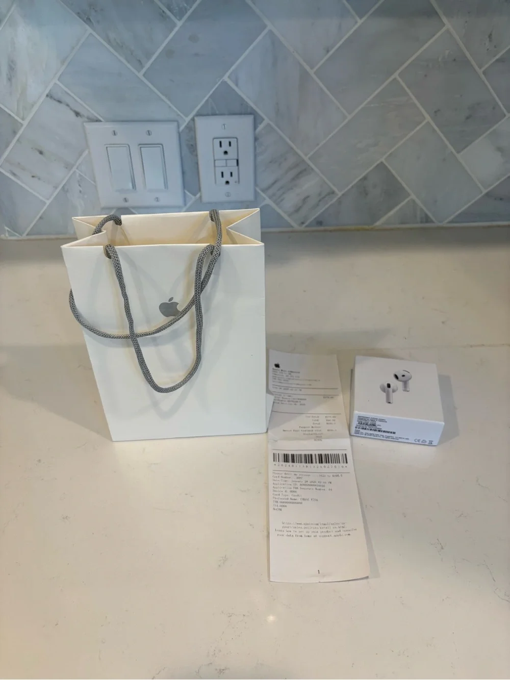 Apple AirPods 4 (ANC) — Model A3057/A3059